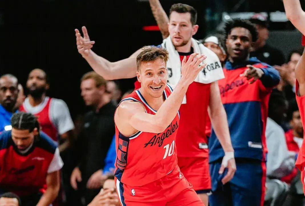 开云-穆雷在快船比赛中爆冷，出色防守引发热议！