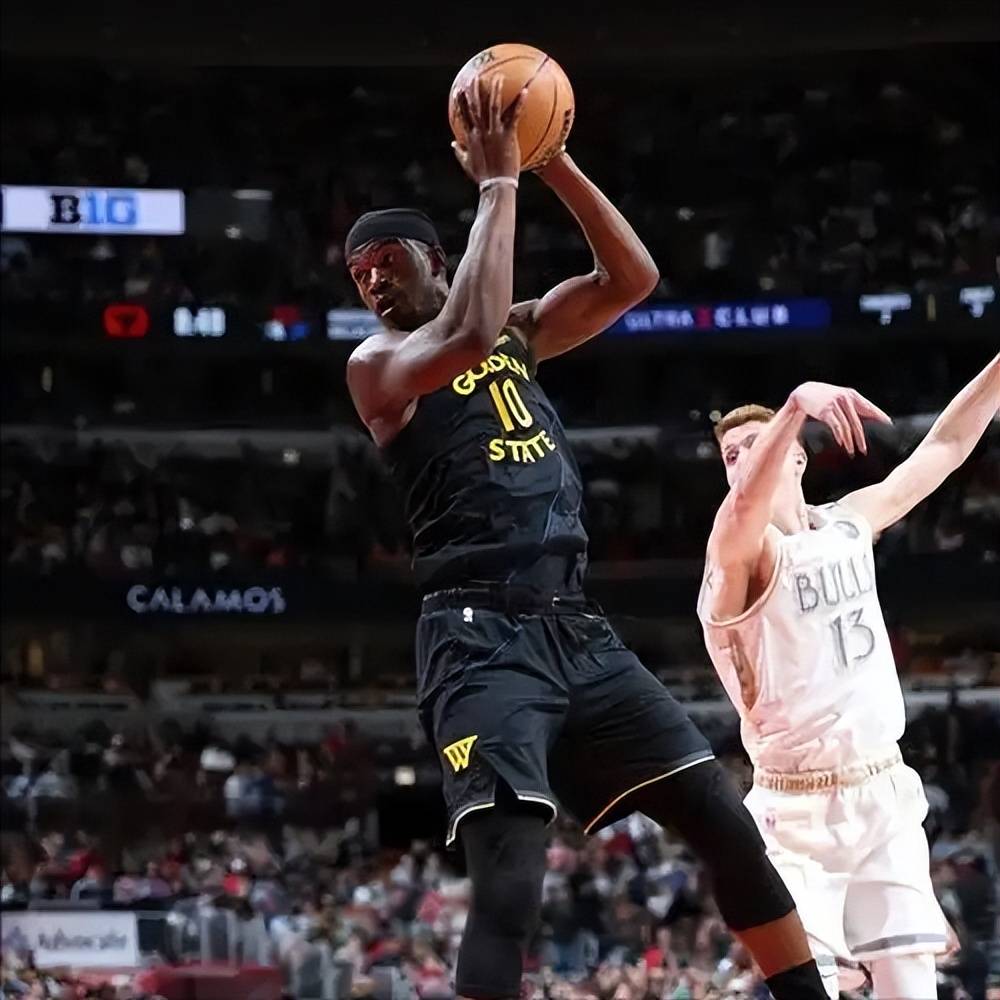 开云-巴特勒在巴塞罗那比赛中出色发挥，败北引发热议！