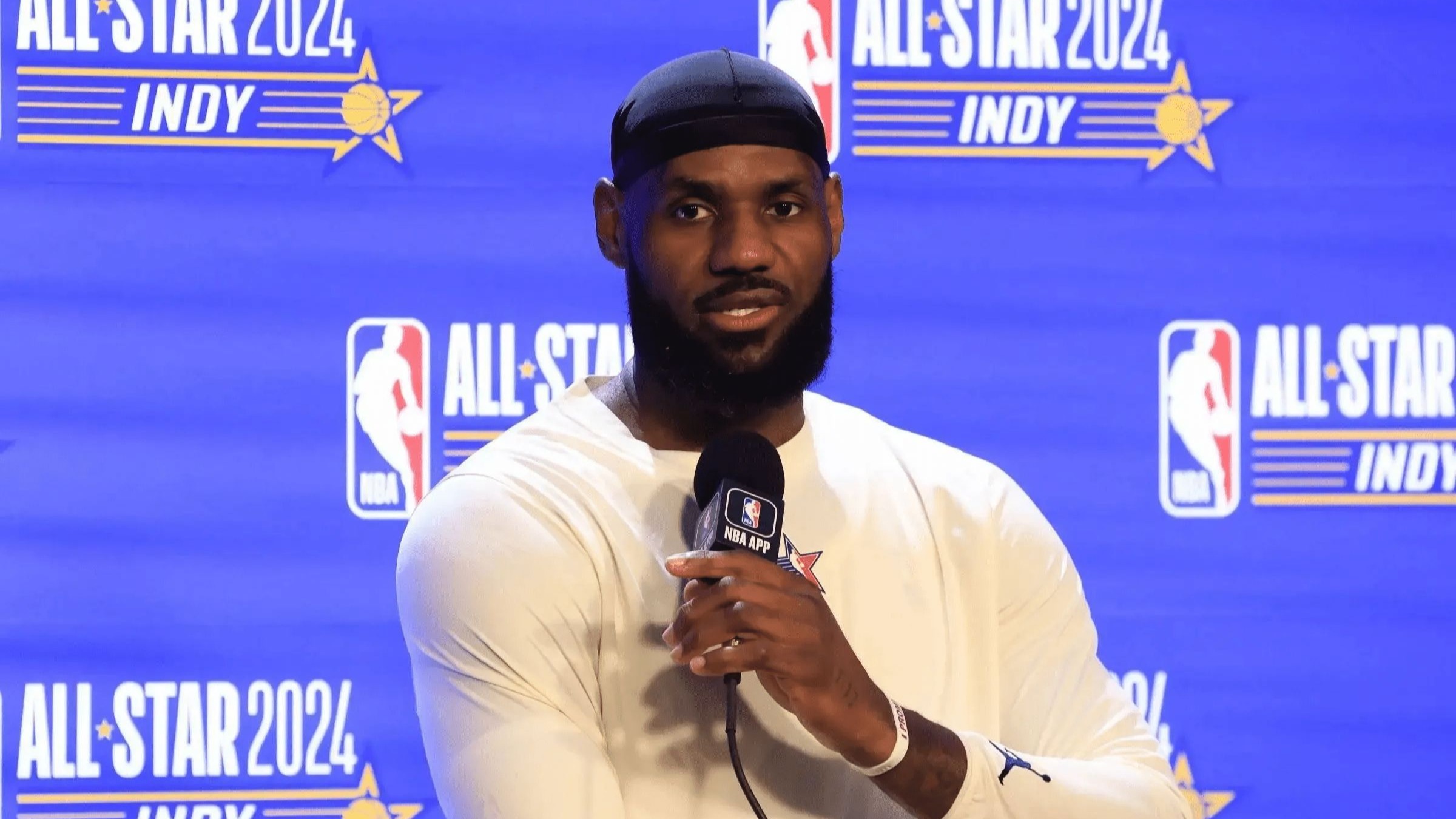 开云-詹姆斯官方宣布战术调整新规，C9引发争议！