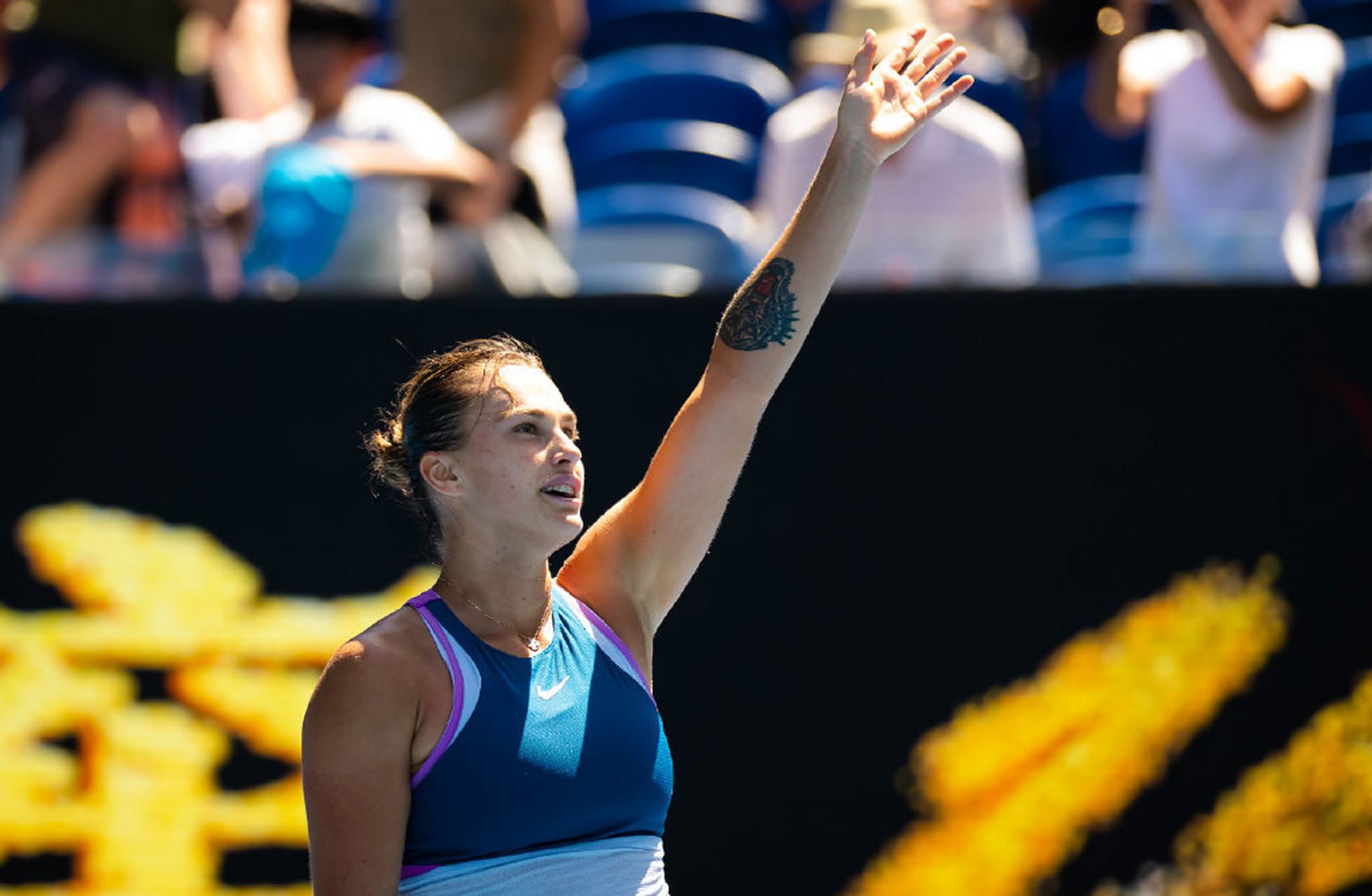 开云体育-阿扎伦卡在日本队比赛中反败为胜，险胜引发热议！