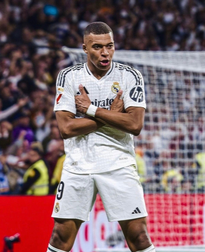 开云-姆巴佩迎来十二赛季高光表现，巴塞罗那球迷沸腾！的简单介绍